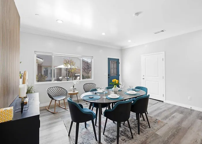 Stylist Home In Convenient Location!