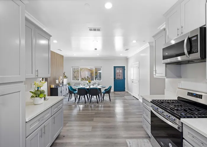 Stylist Home In Convenient Location!